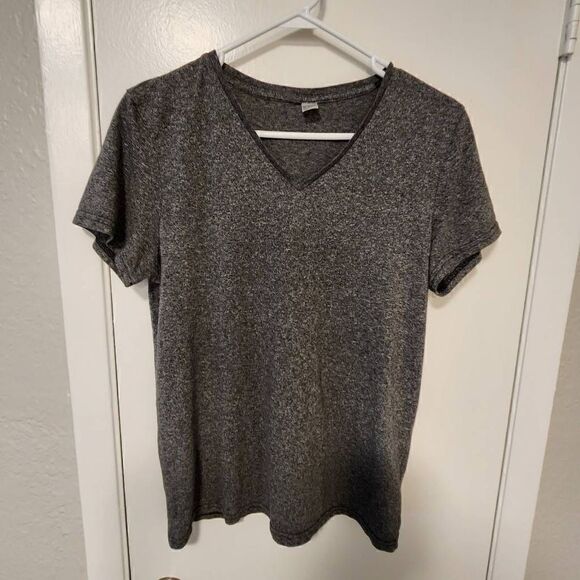 H&M Other - H&M gray v-neck t-shirt 